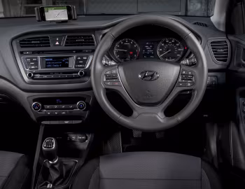 Передня панель Hyundai i20 [UK-spec] (GB) '2015–18
