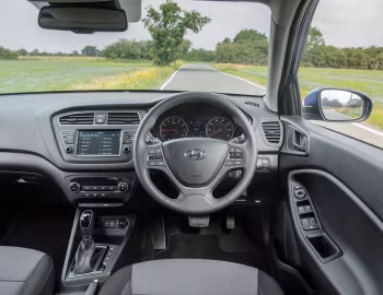 Передня панель Hyundai i20 [UK-spec] (GB) '2018–20