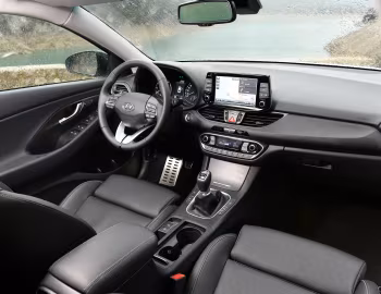 Интерьер Hyundai i30 Fastback [Worldwide] (PD) '2017–20