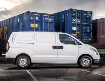 Hyundai iLoad [UK-spec] '2016–18