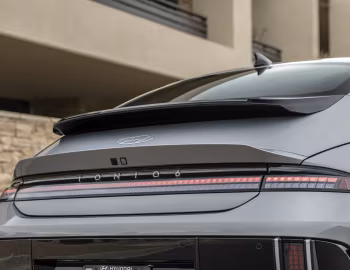 2023–25 Hyundai IONIQ 6 SE [North America] '2023–25