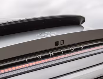2023–25 Hyundai IONIQ 6 SE [North America] '2023–25