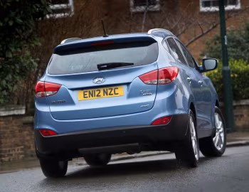Hyundai ix35 [UK-spec] (LM) '2010–13