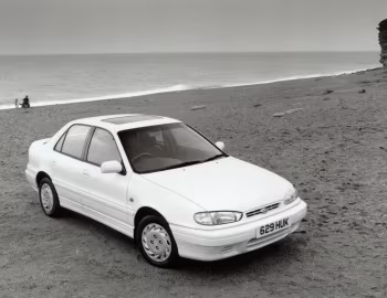 Hyundai Lantra [UK-spec] (J1) '1993–95