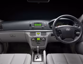 Торпедо Hyundai Sonata [UK-spec] (NF) '2004–07