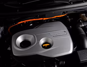 Under The Hood 2016–18 Hyundai Sonata PHEV [North America] (LF) '2015–18