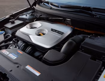 Under The Hood 2016–18 Hyundai Sonata PHEV [North America] (LF) '2015–18