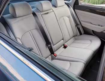 Интерьер 2016–18 Hyundai Sonata PHEV [North America] (LF) '2015–18