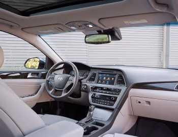 Front Panel 2016–18 Hyundai Sonata PHEV [North America] (LF) '2015–18
