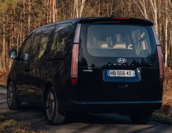 Hyundai Staria Hybrid [EU-spec] '2024–pr.