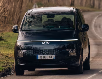 Hyundai Staria Hybrid [EU-spec] '2024–pr.