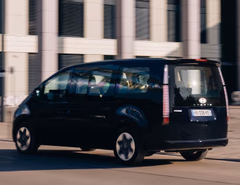 Hyundai Staria Hybrid [EU-spec] '2024–pr.