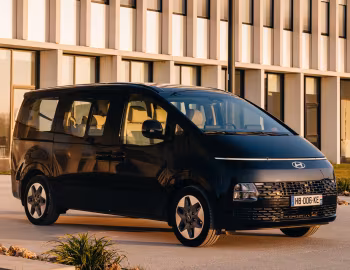 Hyundai Staria Hybrid [EU-spec] '2024–pr.