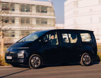 Hyundai Staria Hybrid [EU-spec] '2024–pr.