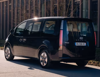 Hyundai Staria Hybrid [EU-spec] '2024–pr.