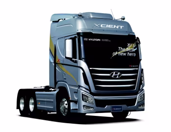 Hyundai Trago Xcient 6×2 Tractor '2013–15