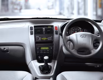 Передня панель Hyundai Tucson [UK-spec] '2005–09