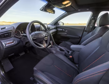 Интерьер 2019–21 Hyundai Veloster [North America] '2018–21