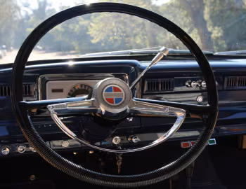 Интерьер 1965 ICON Kaiser Jeep Wagoneer Reformer '2018