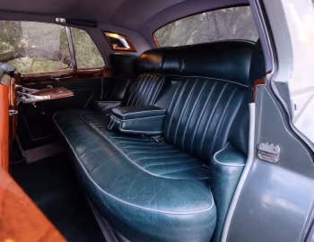 Интерьер ICON Rolls-Royce Silver Cloud Derelict '2017