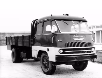 Csepel D700
