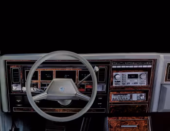 Front panel 1982 Imperial (YS) '09.1981–82
