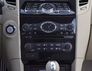 Interior Infiniti FX30dS [EU-spec] (S51) '2012–13