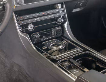 Interior Jaguar XF 2.5d AWD R-Sport Sportbrake Taxi by INTAX [Germany] (X260) '2020