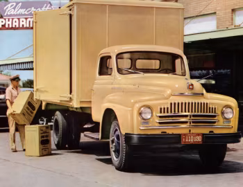 1952 International Harvester L-152