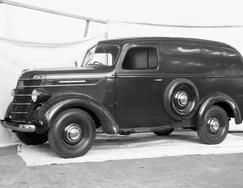 International-Harvester D-2 Panel Van '1941