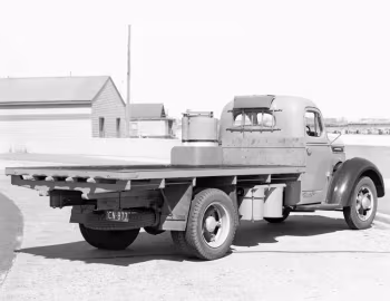 International Harvester D-30 Flatbed '1941