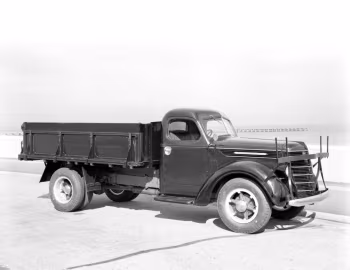 1940 International Harvester D-40 Grain box [Australia]