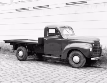 1946 International Harvester K-3 Flatbed [Australia]