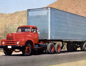 1952 International Harvester LF-190 Tractor Truck