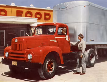 1952 International Harvester L-195 Tractor Truck