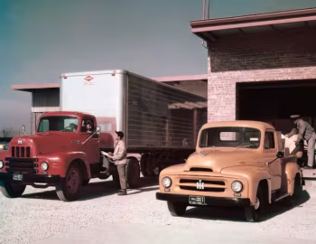 1953 International Harvester R-195 Roadliner Tractor Truck