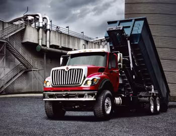 International WorkStar 6×4 with hooklift system '2008–18