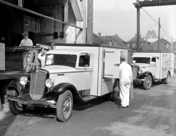 1934–36 International Harvester C-30 Refrigerator Truck