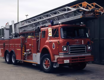 1974 International Harvester Cargostar CO-1950B Pierreville 100 ft Ladder Truck [Canada]