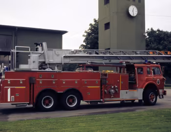 1974 International Harvester Cargostar CO-1950B Pierreville 100 ft Ladder Truck [Canada]