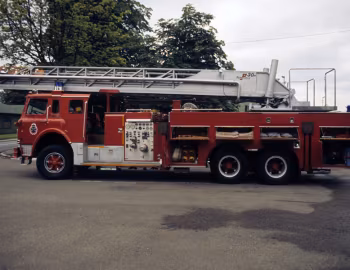 1974 International Harvester Cargostar CO-1950B Pierreville 100 ft Ladder Truck [Canada]