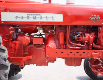 Sob o capô McCormick-Farmall 450 '1956–58