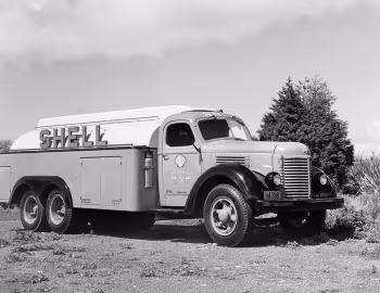 International Harvester K-11-F Tanker Truck [New Zealand]