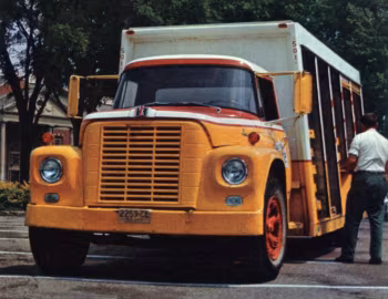 1962–?? International Harvester Loadstar 1700 Beverage Truck