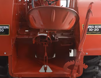 Interior McCormick-Deering 10-20 '1923–39