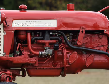 Sob o capô McCormick Farmall Cub '1947–64