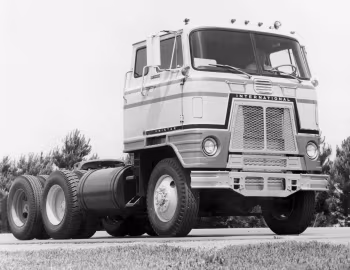 International Harvester Unistar CO-7044A '1970–72