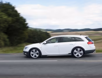 Irmscher Opel Insignia Sports Tourer Cross4 '2012–13