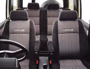 Интерьер Isuzu Bighorn Special Edition by Lotus '11.1989–11.1991