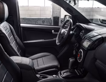 Интерьер Isuzu D-Max "Akoya" (RT50) '2016